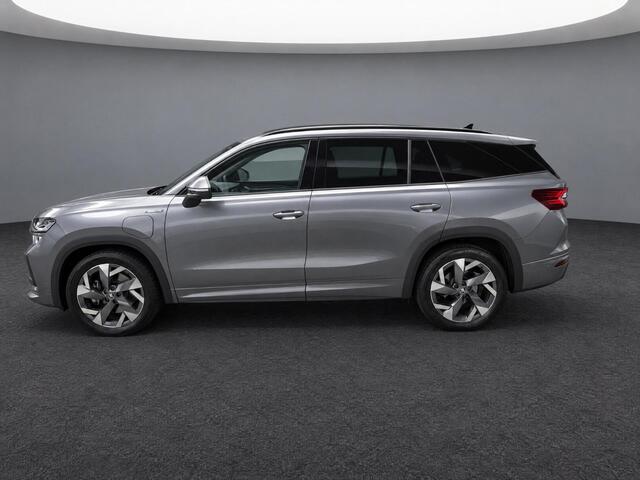 Skoda Kodiaq 1.5 TSI 204pk PHEV Sportline Business · Wegklapbare Trekhaak · 360 Camera · Apple/Android Car Play · Elek. Voorstoel · 19'' Inch · Garantie t/m 09-03-2030 of 100.000km