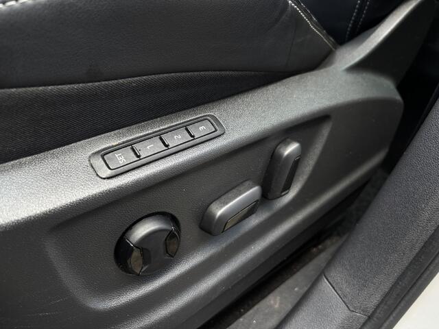 Skoda Kodiaq 1.5 TSI Sportline Business 7p. | Trekhaak | Pano | Sfeerverlichting | Apple Carplay | Stoelverwarming