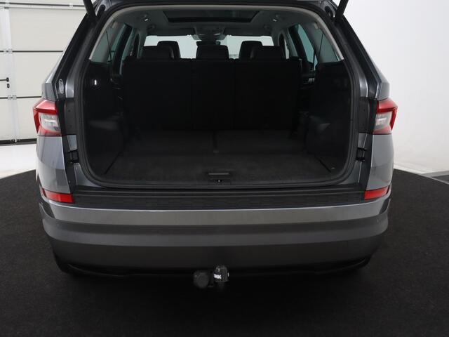 Skoda Kodiaq 1.5 TSI Limited Business Edition 7p. | Trekhaak | Pano.Dak | Camera | Sfeerverlichting | Stoelverwarming | LED | 7 Persoons
