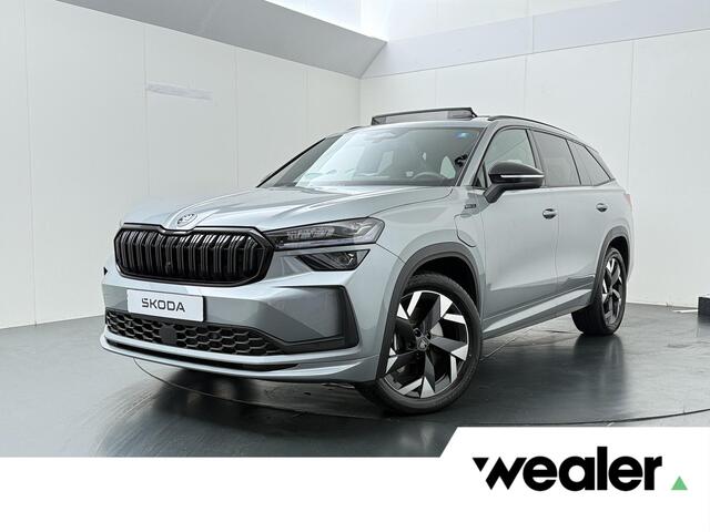 Skoda Kodiaq 1.5 TSI PHEV Sportline Business | 204 PK | SoH 100% | Trekhaak wegklapbaar | Adaptive Cruise Control | Achteruitrijcamera | Panoramadak | Dodehoek detectie | Keyless Entry | Matrix LED | Draadloze telefoonlader | Elektrische achterklep | Climate control | Navigatiesysteem | Sfeerverlichting | Stuur- & Stoelverwarming | Parkeersensoren | Apple Carplay / Android Auto |