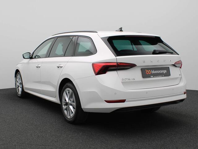 Skoda OCTAVIA Combi 1.4 TSI iV PHEV Business Edition 204PK DSG Trekhaak, park distance control, adaptive cruise, keyless, 17'' lichtmetaal