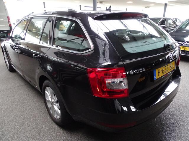 Skoda OCTAVIA Combi 1.0 TSI Greentech Business Edition