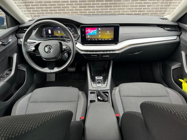 Skoda OCTAVIA 2.0 TDI Greentech Style 150PK - LED - Stoelverwarm. - Navigatie