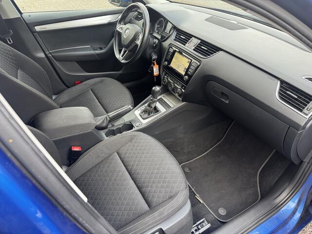 Skoda OCTAVIA Combi 1.2 TSI Autom/Tiptr DSG Greentech Edition Businessline Stoelverw/Clima/Navi
