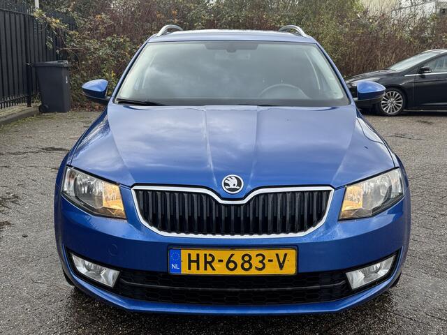 Skoda OCTAVIA Combi 1.2 TSI Autom/Tiptr DSG Greentech Edition Businessline Stoelverw/Clima/Navi
