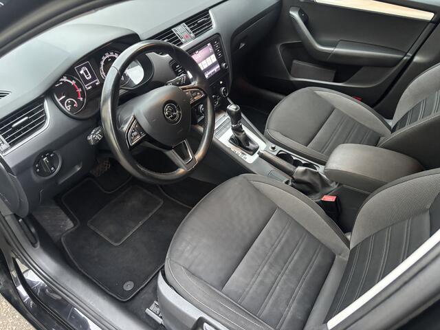 Skoda OCTAVIA Combi 1.0 TSI Greentech Ambition Business / AUTOMAAT / NAVI / STOELVERWARMING / CRUISE