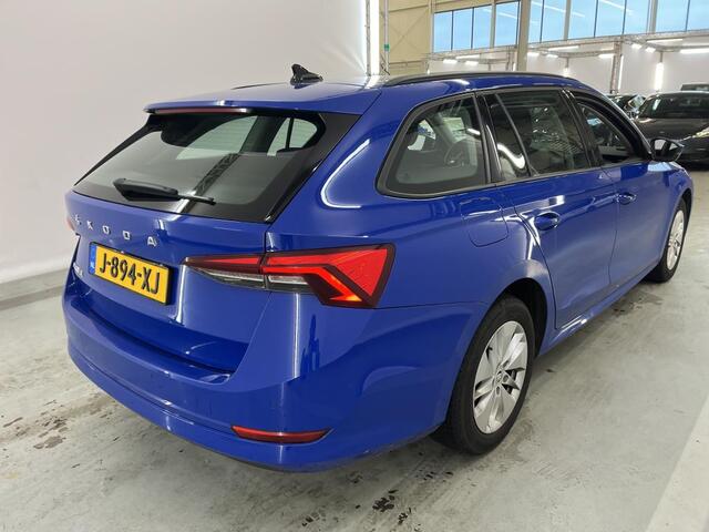 Skoda OCTAVIA Combi 1.0 TSI Ambition NL AUTO | PDC | NIEUWE TYPE! CARPLAY | LMV |
