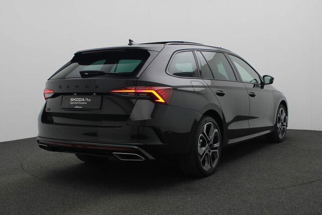Skoda OCTAVIA Combi 1.4 TSI 245PK DSG RS iV PHEV Business | Pano | Matrix LED | Adaptief onderstel | Geheugen/massagestoelen | Leder/alcantara | HUD | Stoel-/achterbankverwarming