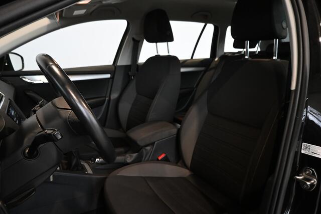 Skoda OCTAVIA Combi 1.0 TSI Greentech Business Edition Clima Cruise control Navigatie 1e Eigenaar Trekhaak Inruil mogelijk