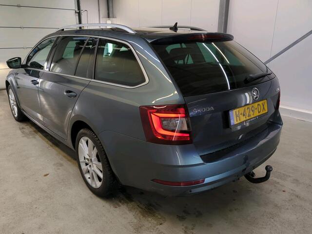 Skoda OCTAVIA Combi 1.0 TSI Gr. Clever Edition TREKHAAK AUTOMAAT CLIMA NAVI