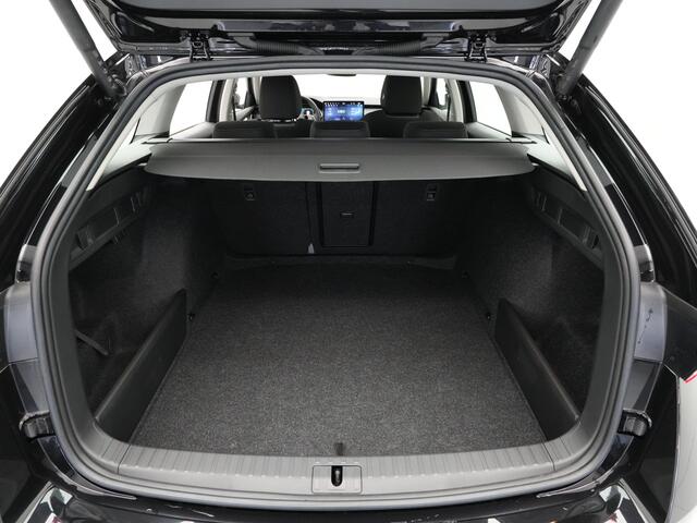 Skoda OCTAVIA Combi 1.5 TSI e-TEC MHEV 115 7DSG First Edition | Achteruitrijcamera | Chromen grille | Chromen raamlijsten