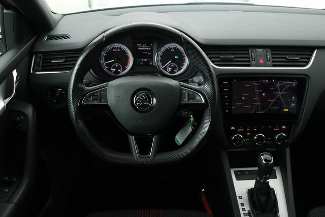 Skoda OCTAVIA 1.5 TSI Sport | Panoramadak | Stoelverwarming | Full LED | Sportstoelen | Carplay | Navigatie | PDC | Climate control