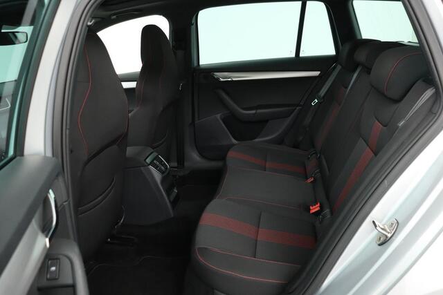 Skoda OCTAVIA 1.5 TSI Sport | Panoramadak | Stoelverwarming | Full LED | Sportstoelen | Carplay | Navigatie | PDC | Climate control