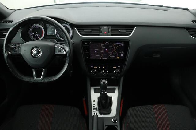 Skoda OCTAVIA 1.5 TSI Sport | Panoramadak | Stoelverwarming | Full LED | Sportstoelen | Carplay | Navigatie | PDC | Climate control