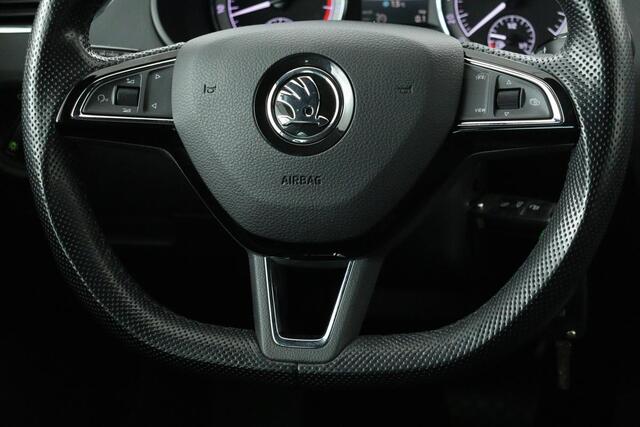 Skoda OCTAVIA 1.5 TSI Sport | Panoramadak | Stoelverwarming | Full LED | Sportstoelen | Carplay | Navigatie | PDC | Climate control