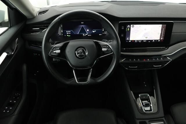 Skoda OCTAVIA 1.4 TSI iV PHEV Style | Head-Up | Stoelventilatie | Leder | Camera | Verwarmde achterbank | Carplay | Adaptive cruise | Full LED | Sfeerverlichting | Canton Sound