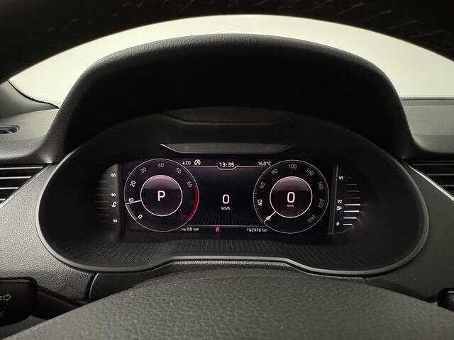Skoda OCTAVIA 1.5 TSI Greentech Business Edition Plus Automaat | Schuif kanteldak | Climatronic | parkeersensoren | Trekhaak |