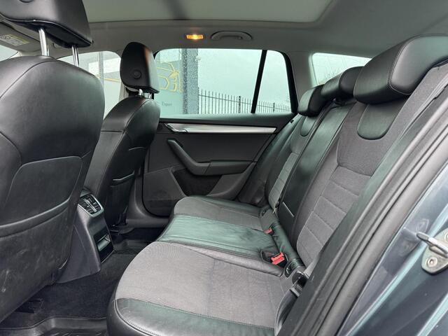 Skoda OCTAVIA Combi 1.6 TDI Greentech Ambition Business 2e Eigenaar,Navi,Clima,Cruise,Schuif Kanteldak,PDC Achter,110pk,LMV,NL Auto,N.A.P,APK Tot 09-2025