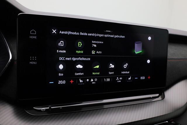 Skoda OCTAVIA Combi 1.4 TSI 245 pk DSG RS iV PHEV Business | Trekhaak | Matrix LED | Adaptief onderstel | Achteruitrijcamera | Head-up display
