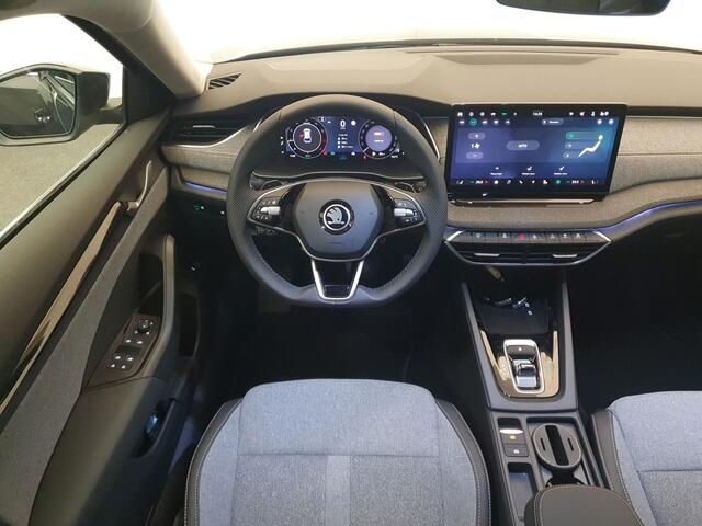 Skoda OCTAVIA Combi 1.5 TSI 150pk DSG/AUT Facelift MHEV Business Edition Plus Wegklapbare trekhaak, Camera, Winterpakket