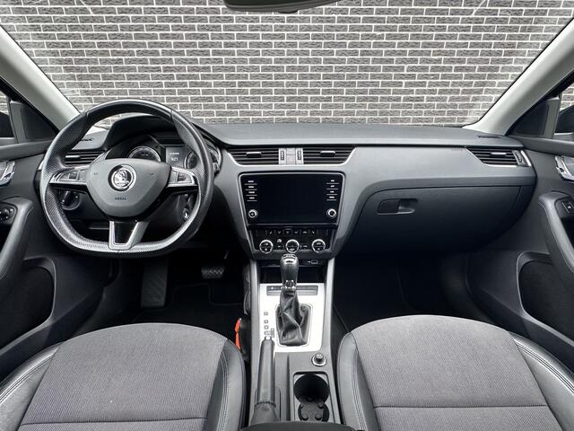 Skoda OCTAVIA Combi 1.6 TDI Greentech Clever Edition | Navigatie | Apple CarPlay/Android Auto | DAB+