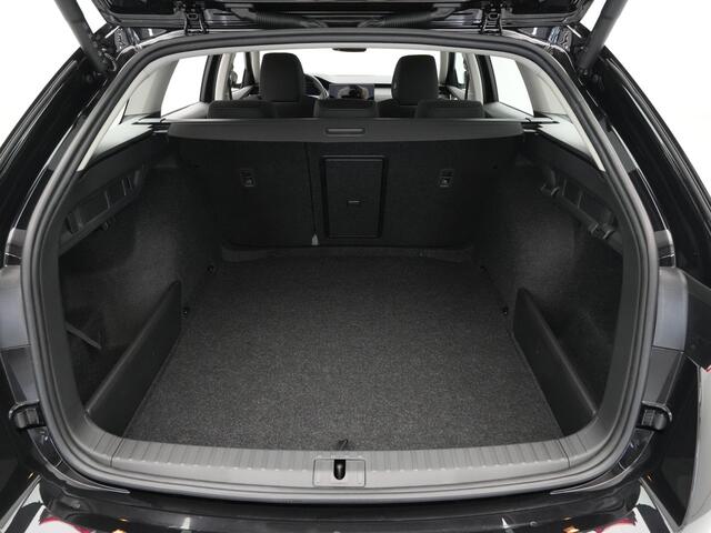 Skoda OCTAVIA Combi 1.5 TSI e-TEC MHEV 115 7DSG First Edition | Achteruitrijcamera | Chromen grille | Climatronic, elektronische airconditioning met twee zones