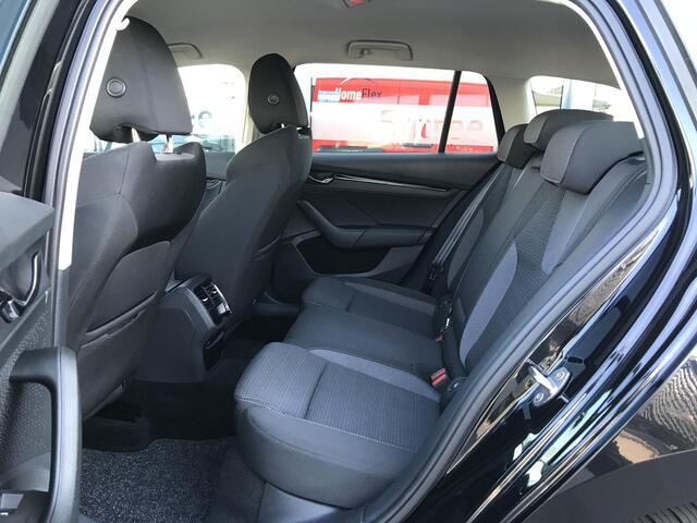 Skoda OCTAVIA Combi 1.4 TSI iV PHEV Sportline Business