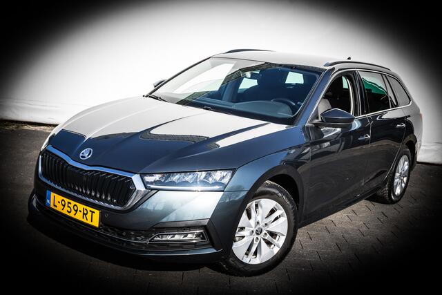 Skoda OCTAVIA Combi 1.0 TSI Business Edition Camera/ Navigatie/ Carplay/ Climate control/ Cruise control/ Elektr. achterklep/ Dab