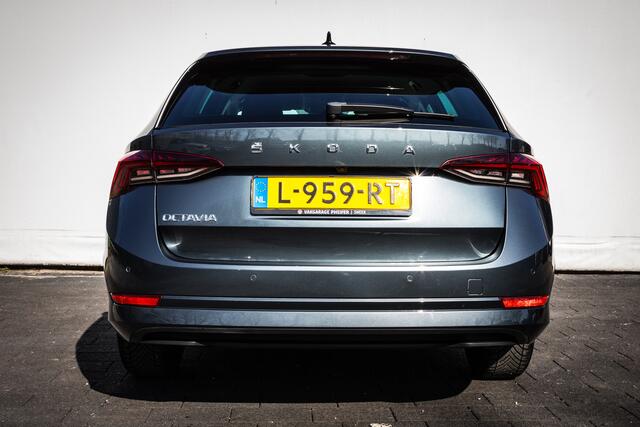 Skoda OCTAVIA Combi 1.0 TSI Business Edition Camera/ Navigatie/ Carplay/ Climate control/ Cruise control/ Elektr. achterklep/ Dab