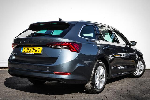 Skoda OCTAVIA Combi 1.0 TSI Business Edition Camera/ Navigatie/ Carplay/ Climate control/ Cruise control/ Elektr. achterklep/ Dab