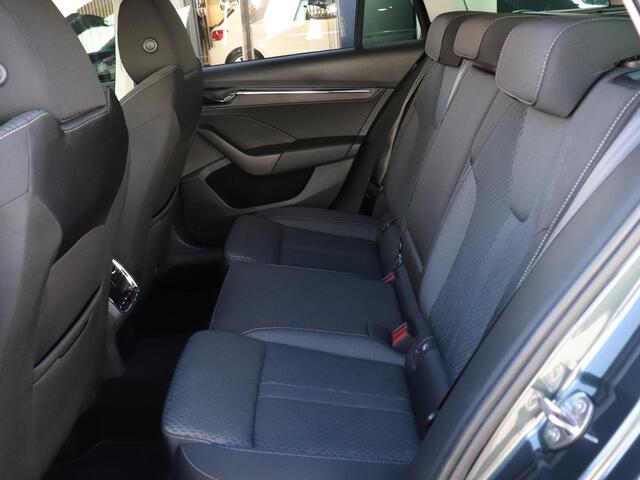 Skoda OCTAVIA Combi 1.4 TSI iV PHEV 204pk Business Edition Plus | Head-Up Display | Adaptieve cruise control | Achteruitrijcamera | Stoel- & stuurverwarming |