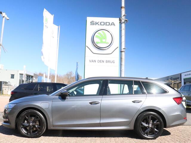 Skoda OCTAVIA Combi 1.4 TSI iV PHEV 204pk | Stoel -& Stuurverwarming | Apple Carplay/Android Auto | Parkeersensoren | Cruise control |