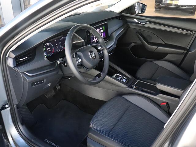 Skoda OCTAVIA Combi 1.4 TSI iV PHEV 204pk | Stoel -& Stuurverwarming | Apple Carplay/Android Auto | Parkeersensoren | Cruise control |