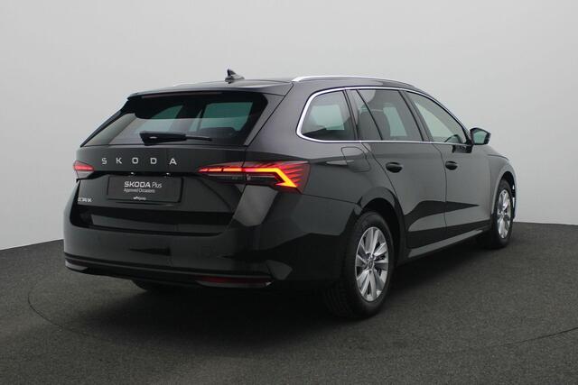 Skoda OCTAVIA Combi 1.5 TSI 115 pk DSG MHEV Business Edition | Stuur-/stoelverwarming | Leder/stof | Navigatie | Stoelverwarming | Adaptive Cruise | Keyless Entry