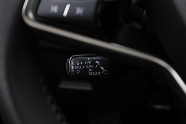 Skoda OCTAVIA Combi 1.5 TSI 115 pk DSG MHEV Business Edition | Stuur-/stoelverwarming | Leder/stof | Navigatie | Stoelverwarming | Adaptive Cruise | Keyless Entry