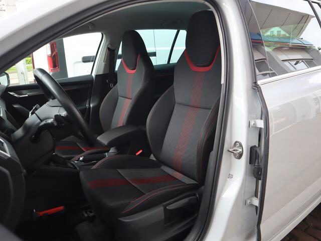 Skoda OCTAVIA Combi 1.0 TSI Greentech Style Business / LED / Sportstoelen / Eerste eigenaar