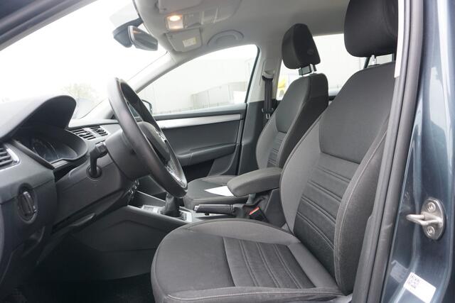Skoda OCTAVIA Combi 1.0 TSI Greentech Ambition | TREKHAAK | CARPLAY| ECC | NAVI |