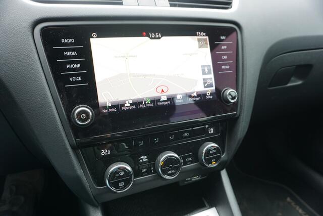 Skoda OCTAVIA Combi 1.0 TSI Greentech Ambition | TREKHAAK | CARPLAY| ECC | NAVI |