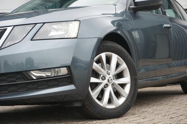 Skoda OCTAVIA Combi 1.0 TSI Greentech Ambition | TREKHAAK | CARPLAY| ECC | NAVI |