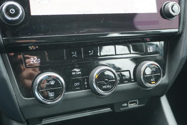 Skoda OCTAVIA Combi 1.0 TSI Greentech Ambition | TREKHAAK | CARPLAY| ECC | NAVI |