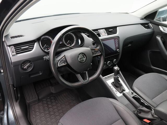 Skoda OCTAVIA Combi 1.5 TSi 150 Pk Automaat Business Edition | Cruise Control | CarPlay | Stoelverwarming | Navigatie | Bluetooth | Parkeersensoren Achter | 17 Inch | Trekhaak | 91.452 Km!!