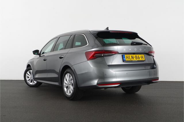 Skoda OCTAVIA Combi 1.5 TSI MHEV Business Edition > Adapt. cruise/Winter-pakket/sfeerverlichting/Graphite Grey...
