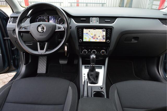 Skoda OCTAVIA Combi 1.5 TSI Greentech Business Edition O.a: Navi, Cruise, Trekhaak, Carplay, Camera, Etc... Rijklaar! All-in prijs!