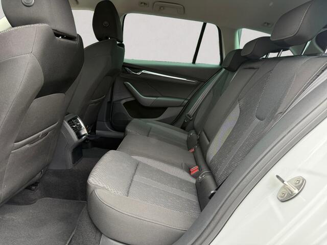 Skoda OCTAVIA 1.0 TSI Businees EditionPlus | trekhaak | virtual dashboard | NL