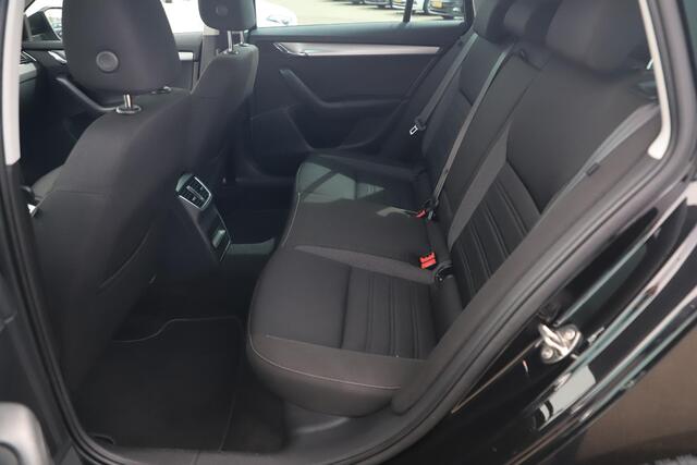 Skoda OCTAVIA Combi 1.0 TSI Business Edition Navigatie Carplay Android Clima Cruise Stoelverwarming 16 inch LMV