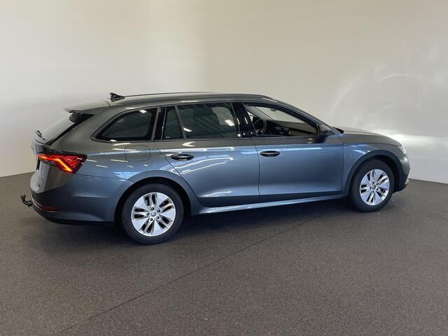 Skoda OCTAVIA Combi 1.0 TSI Business Edition Airco|ECC Navi Carplay Virtual Cockpit Trekhaak Full LED Cruise Control