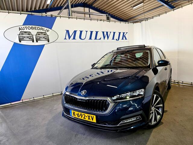 Skoda OCTAVIA Combi 1.0 e-TSI Business Edition Plus / Trekhaak / Pano / NL Aut