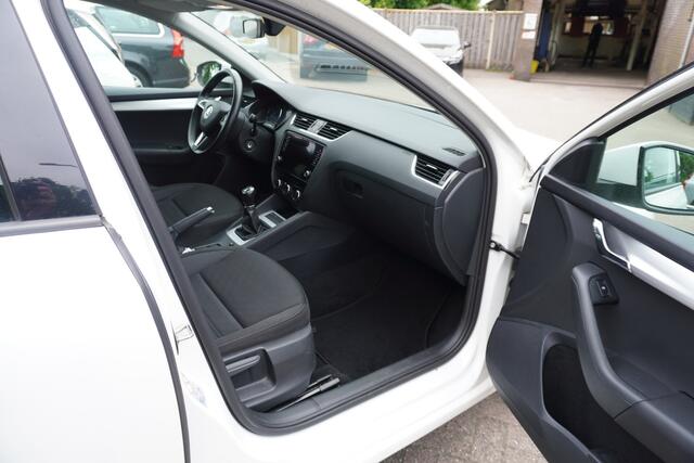 Skoda OCTAVIA Combi 1.0 TSI Greentech Business Edition CRUISE NAVI CARPLAY CLIMA