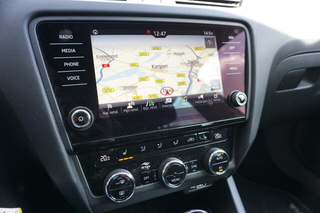 Skoda OCTAVIA Combi 1.0 TSI Greentech Ambition | TREKHAAK | HALF LEDER | STOELVERW. |