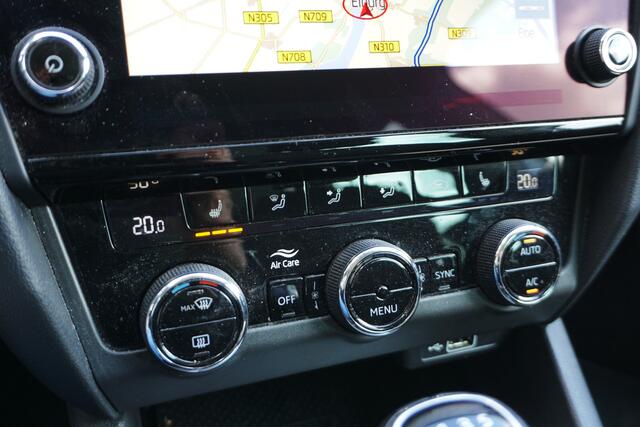 Skoda OCTAVIA Combi 1.0 TSI Greentech Ambition | TREKHAAK | HALF LEDER | STOELVERW. |